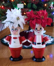 Load image into Gallery viewer, Adult Mr. Or Mrs. Claus Planter Paint &amp; Sip Event Nov 14th 6pm-9pm
